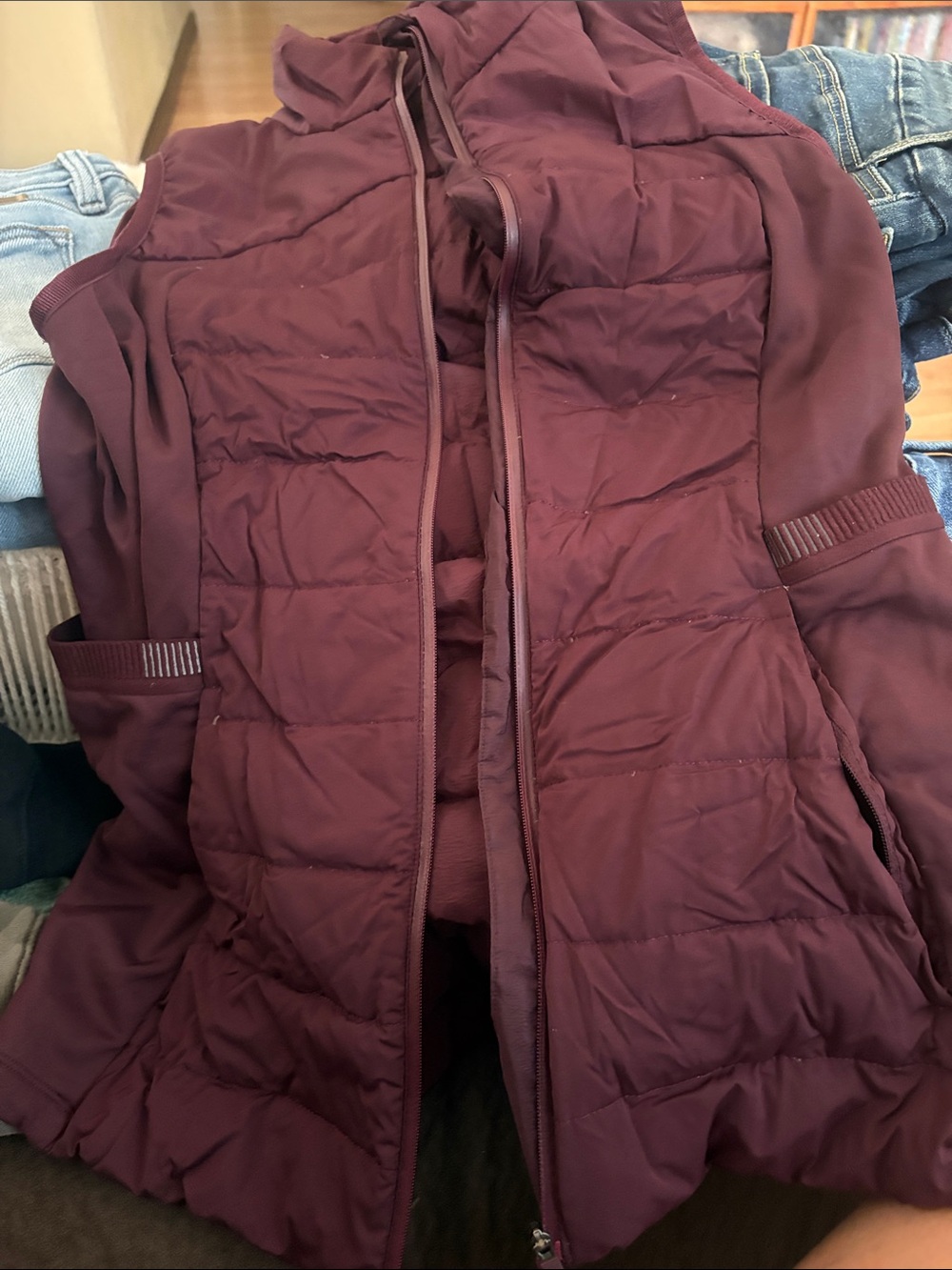 lululemon athletica Vest in Burgundy